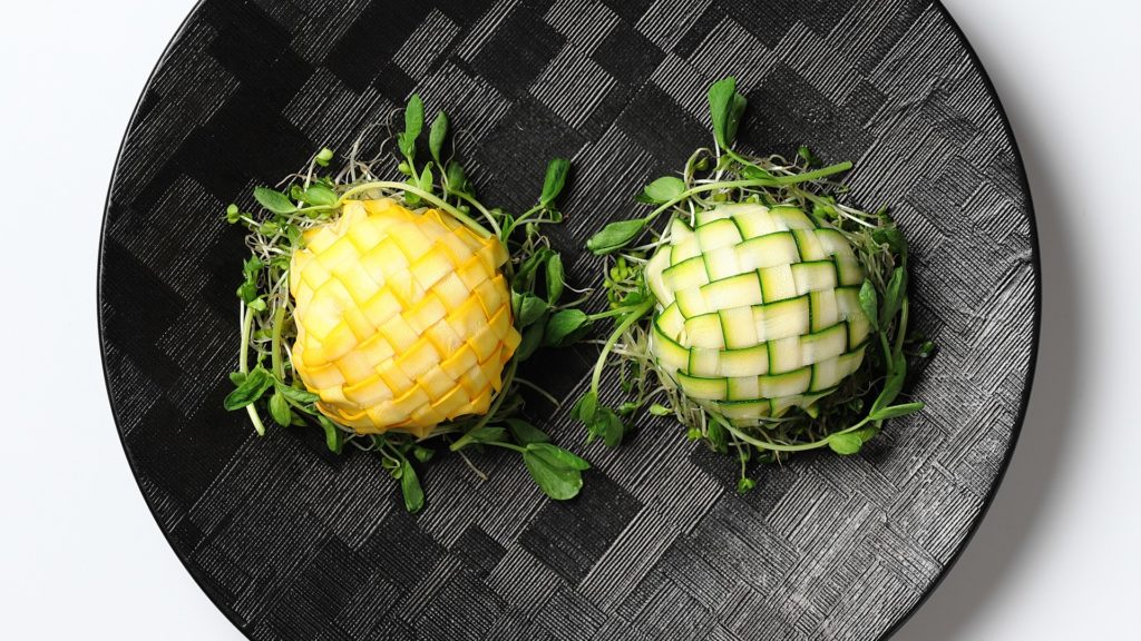 【動画】編み込みズッキーニの作り方