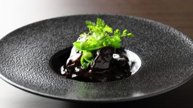 【動画】牛肉の赤ワイン煮込みの作り方